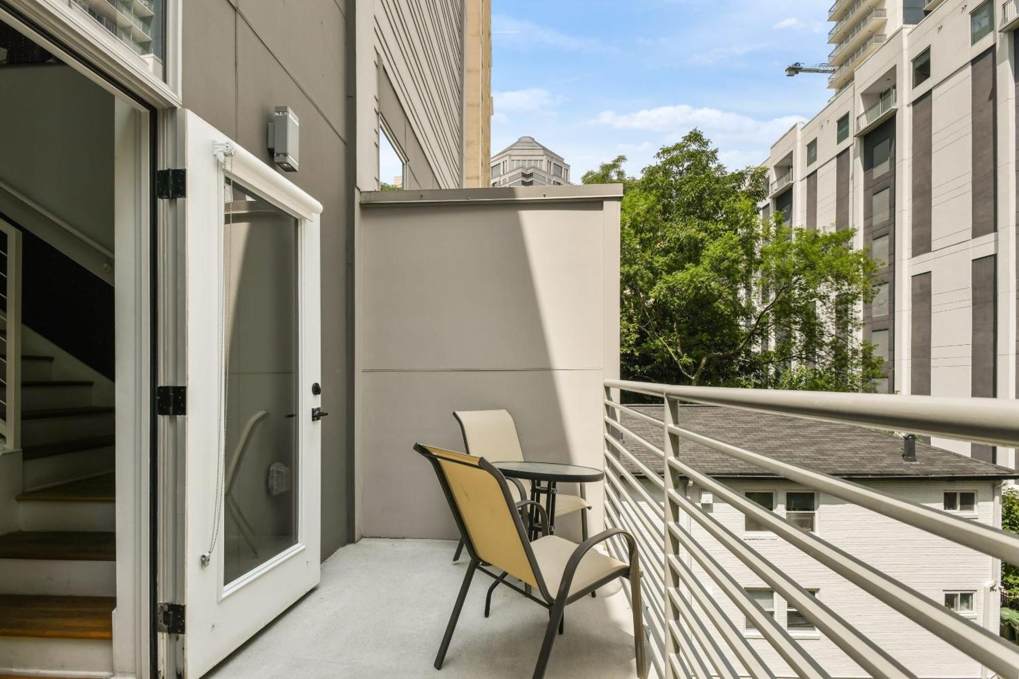 Stupendous Heart Of Piedmont Park Two Story Loft Apartment Atlanta Exterior photo