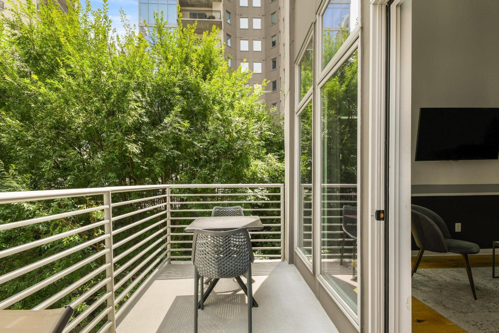Stupendous Heart Of Piedmont Park Two Story Loft Apartment Atlanta Exterior photo